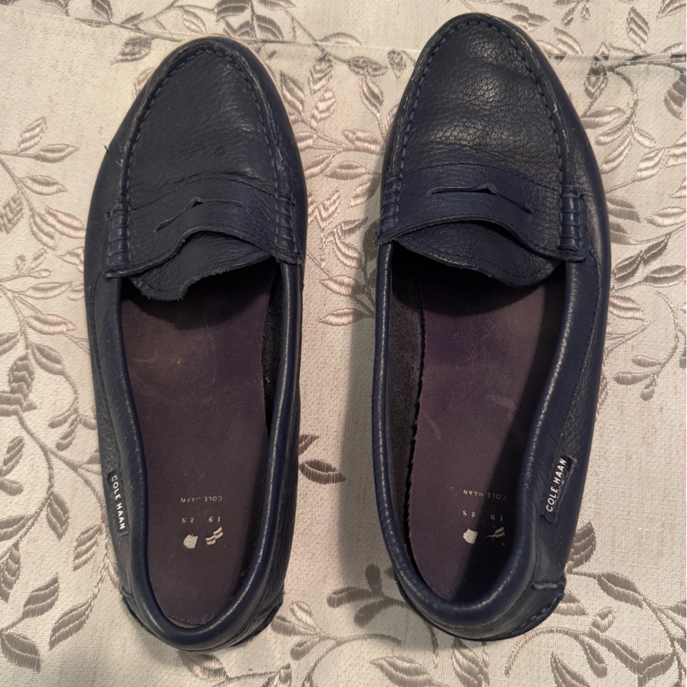 Cole Haan Navy Blue penny loafers-size 8b